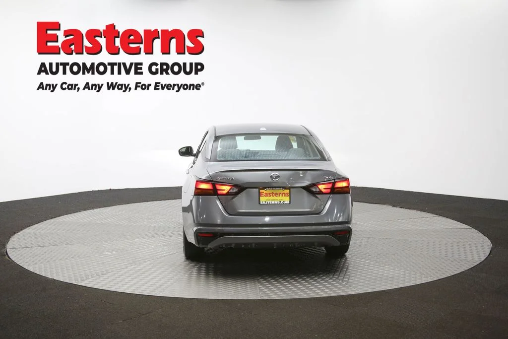Used 2022 Gray Nissan 2.5 SV image 34