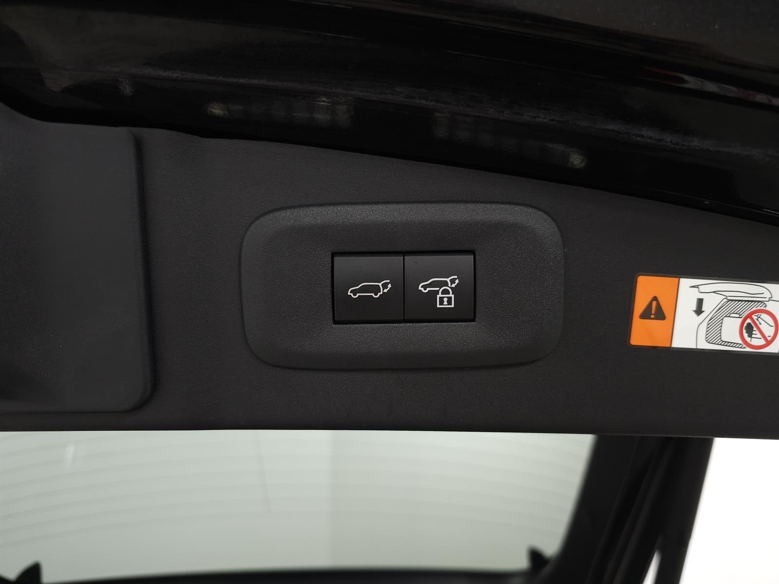 Certified Used 2023 Caviar Lexus PREMIUM image 9