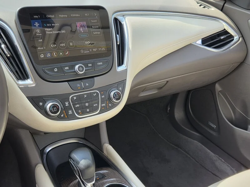 Used 2024 Mineral Gray Metallic CHEVROLET LT image 26