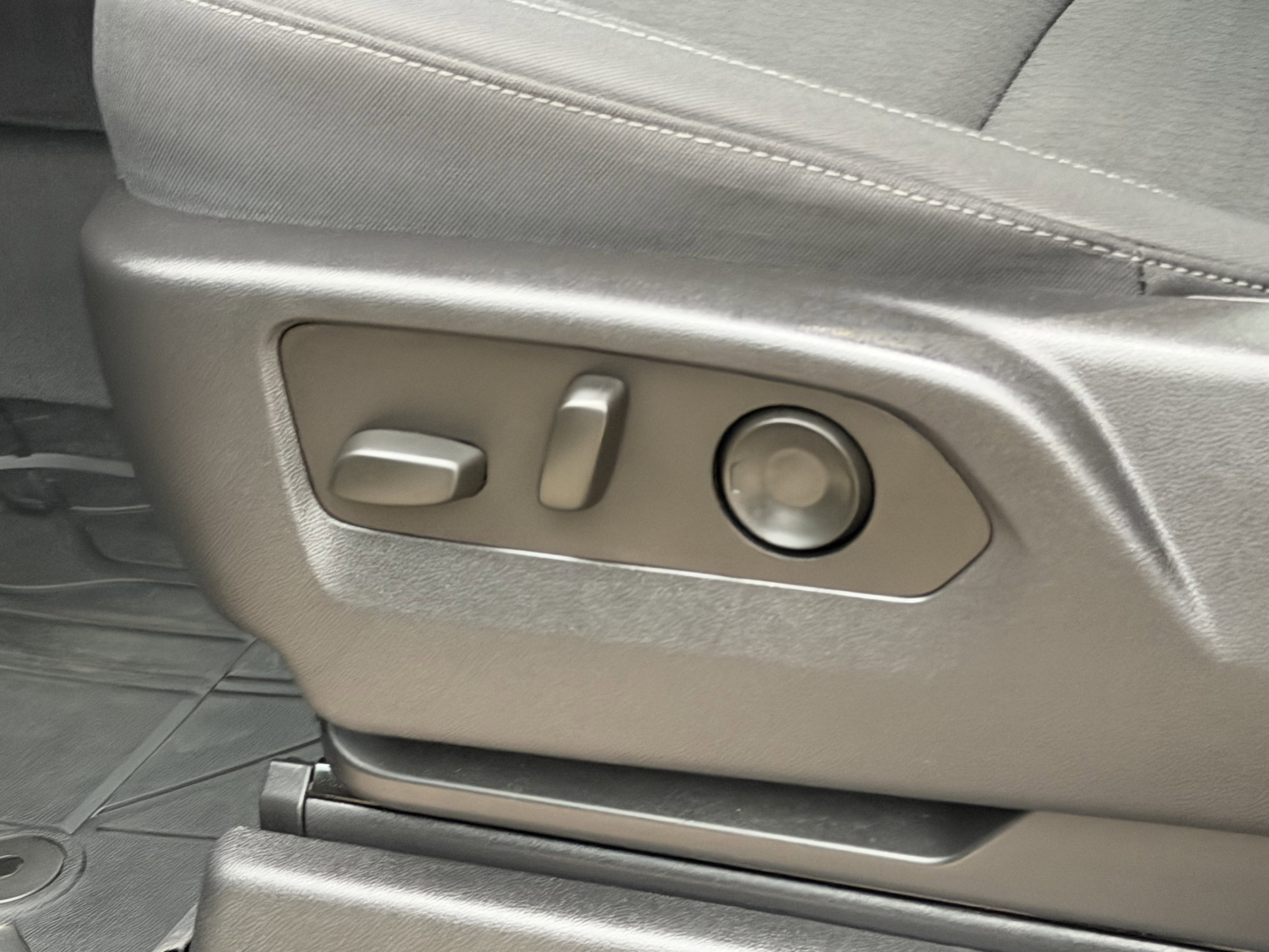Used 2023 Northsky Blue Metallic Chevrolet Custom image 21