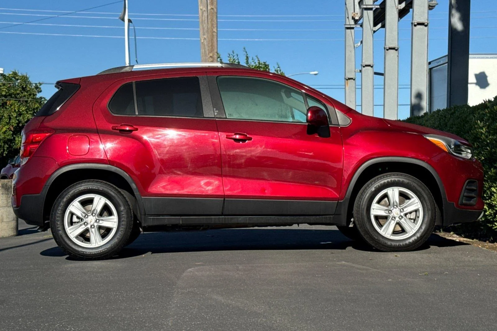 Used 2022 Crimson Metallic Chevrolet LT image 3
