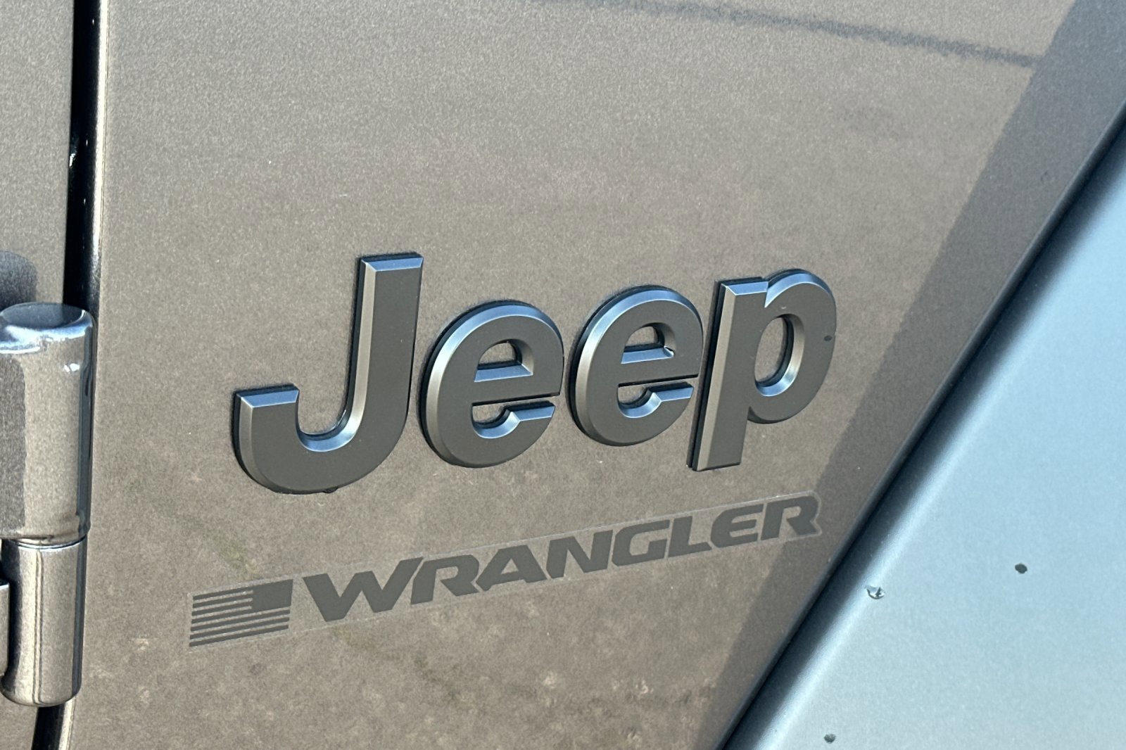 New 2026 Granite Crystal Metallic Clearcoat Jeep Sport image 25