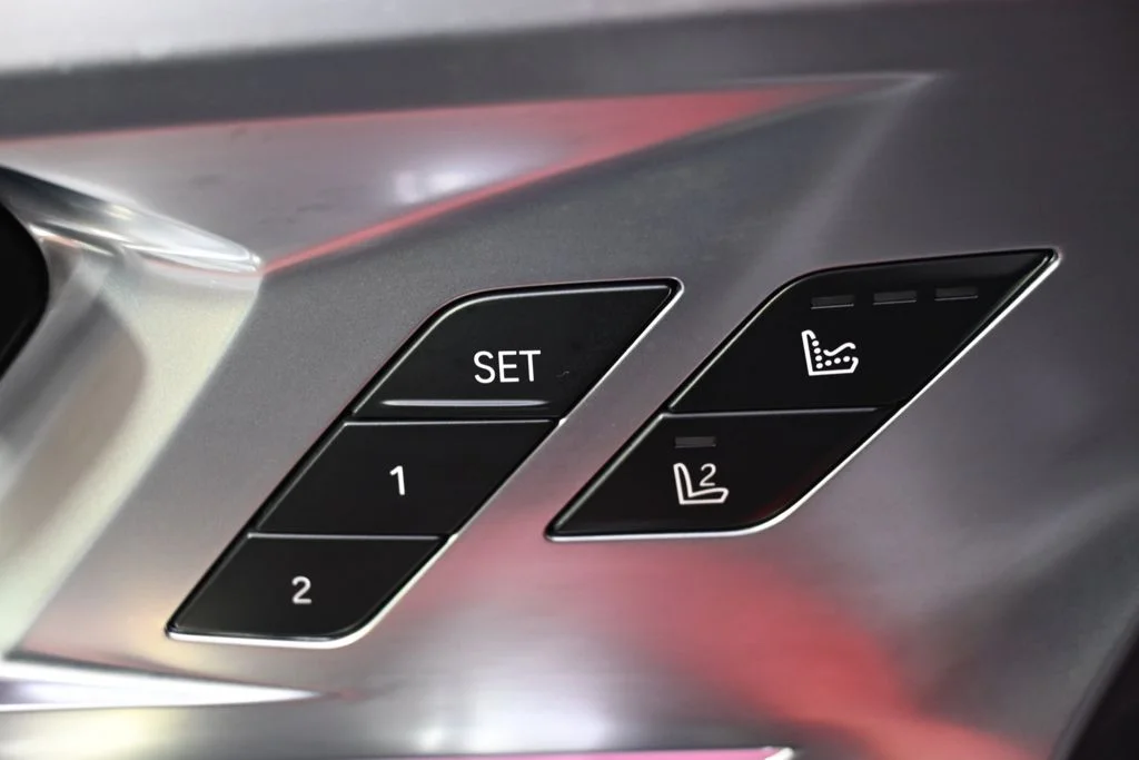 2023 BMW XM Base - Photo 25