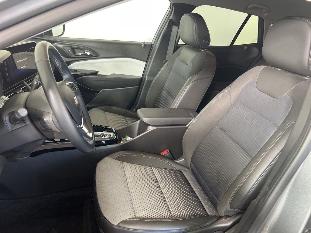 Used 2024 Gray Chevrolet LT image 4