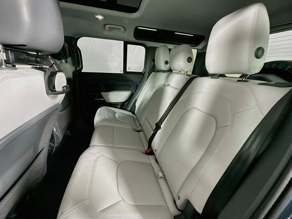 New 2026 Tasman Blue Land Rover S image 24