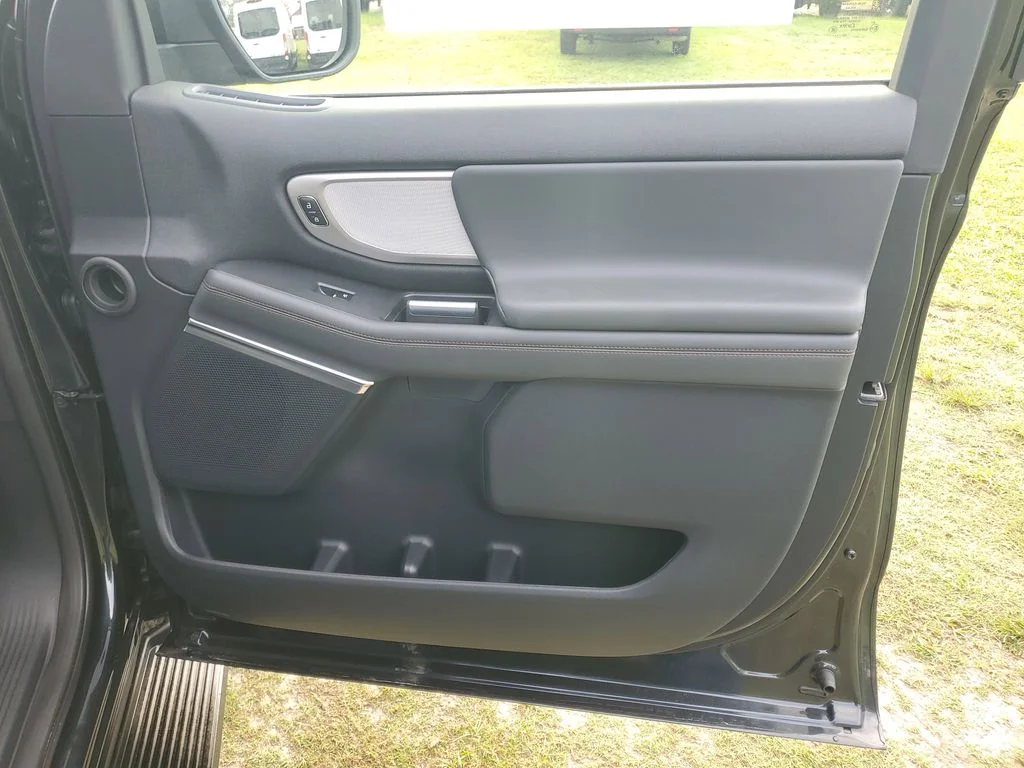 2025 Ford Expedition Active - Photo 37