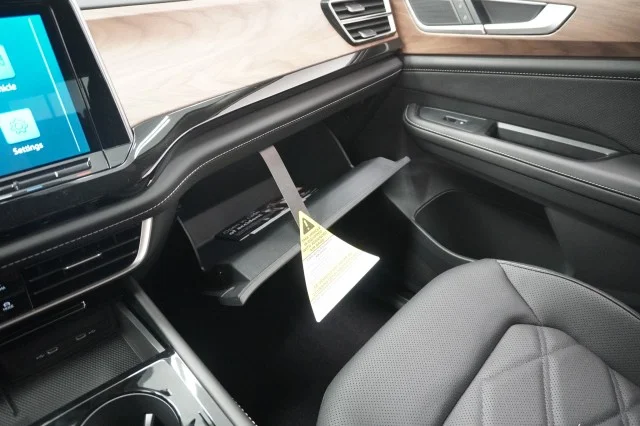 2026 Volkswagen Atlas SE w/Tech - Photo 38