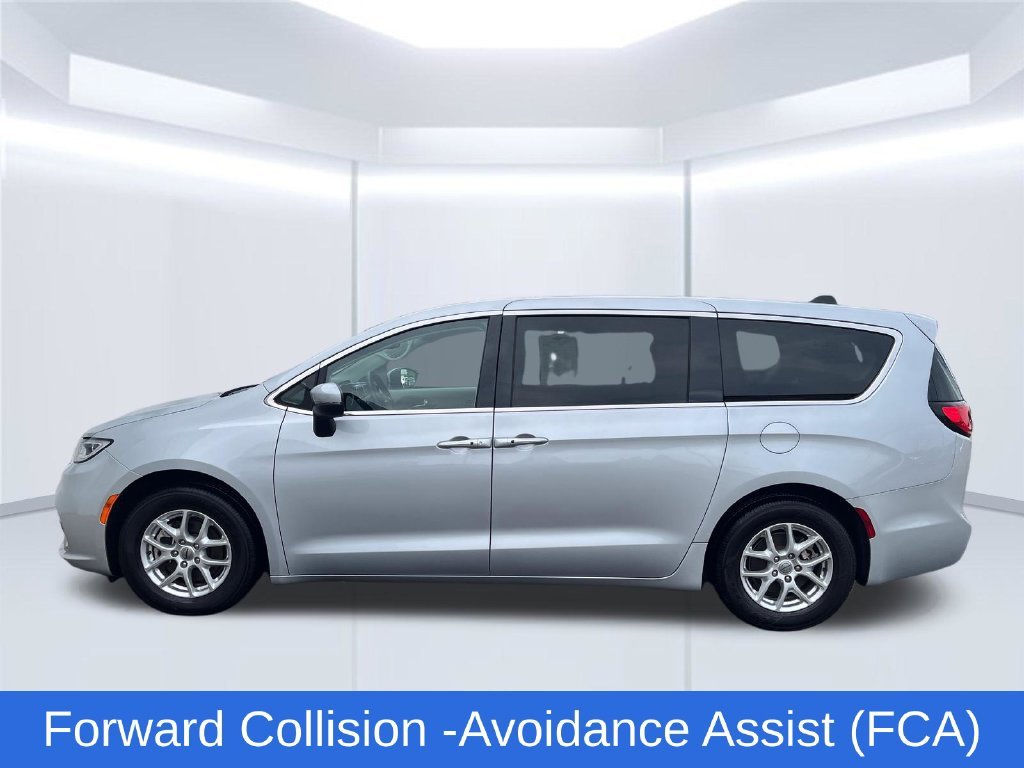 Used 2023 Chrysler Pacifica Touring L with VIN 2C4RC1BG2PR536642 for sale in Northfield, Minnesota