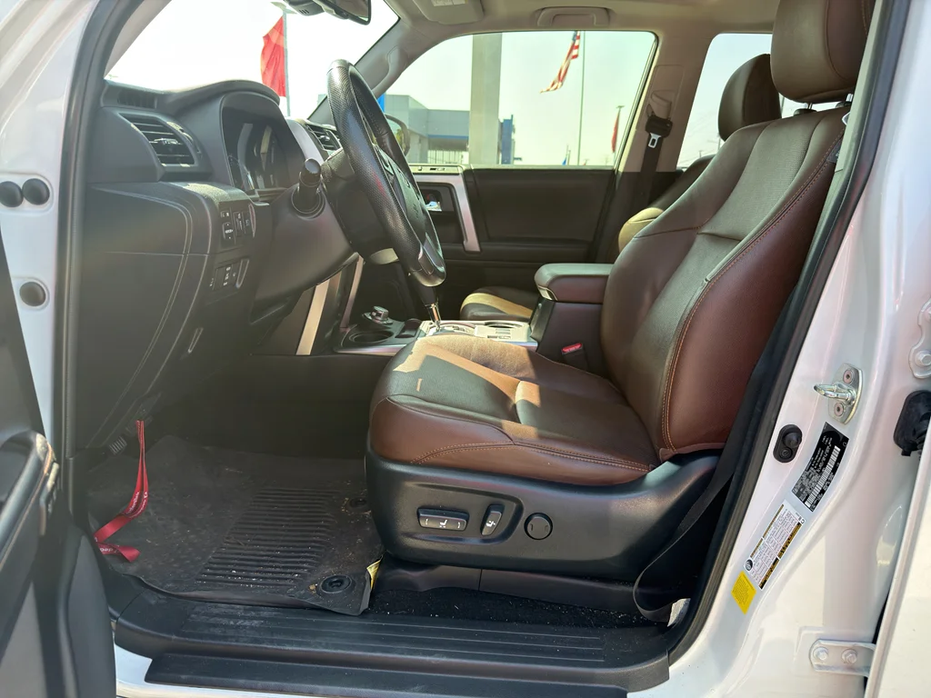 Used 2024 Wind Chill Pearl Toyota Limited image 5