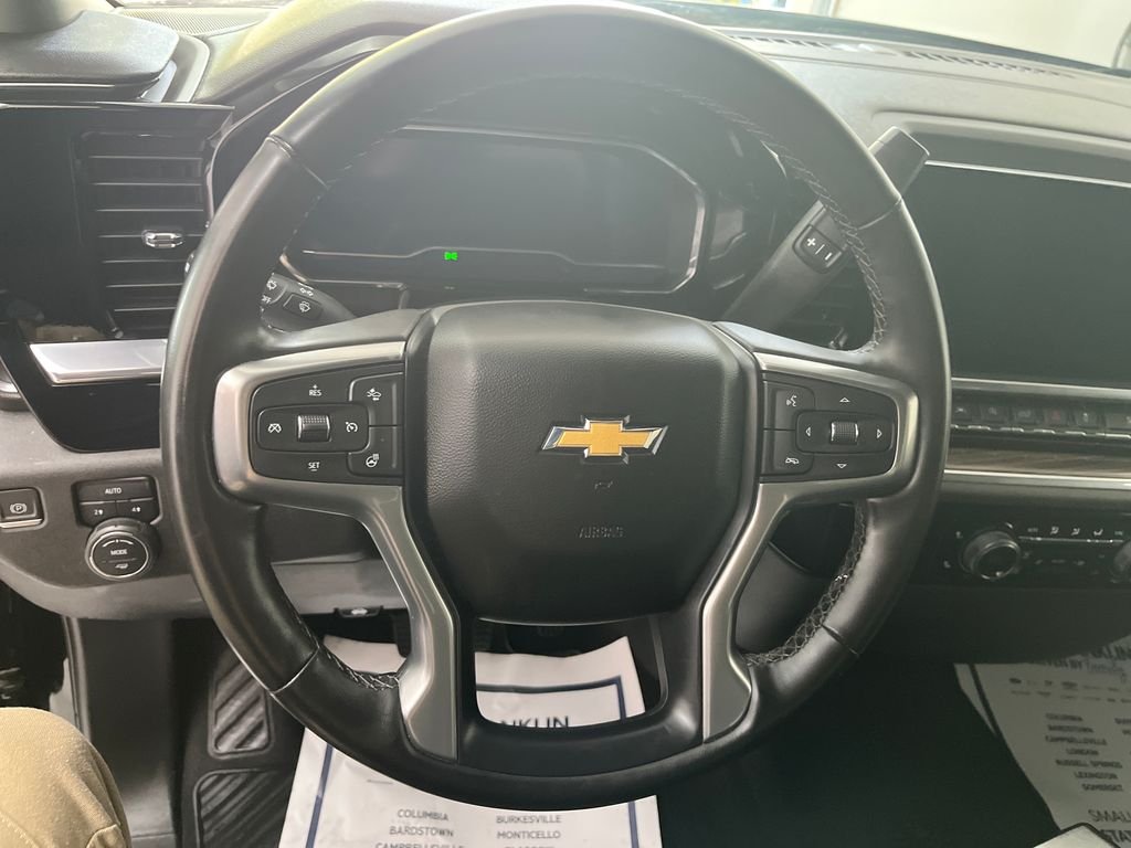 Used 2023 Black Chevrolet LT image 17
