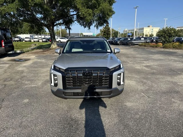 Used 2025 Silver Hyundai SEL Premium image 2