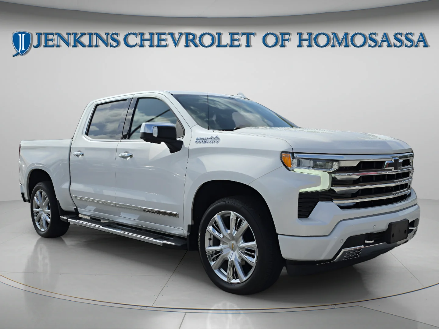 Used 2022 Iridescent Pearl Tricoat Chevrolet High Country image 1
