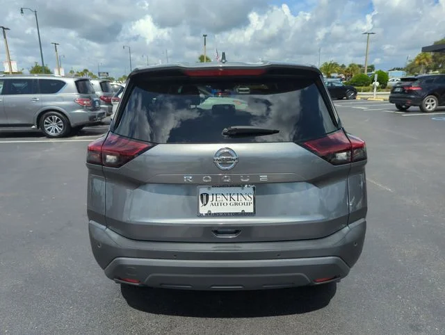 Used 2021 Gray Nissan S image 7
