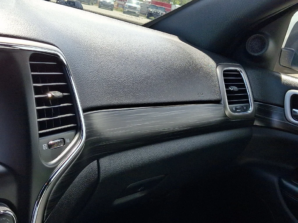 Used 2021 Bright White Clearcoat Jeep Laredo E image 27