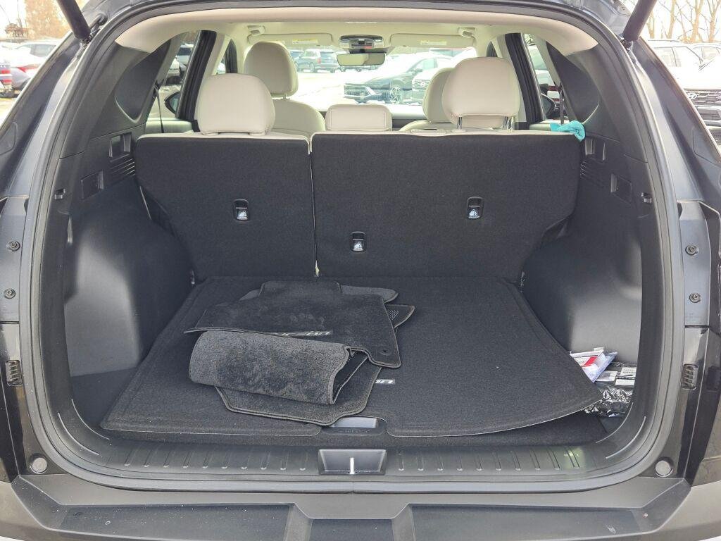 New 2025 Black Hyundai SEL Convenience AWD image 18