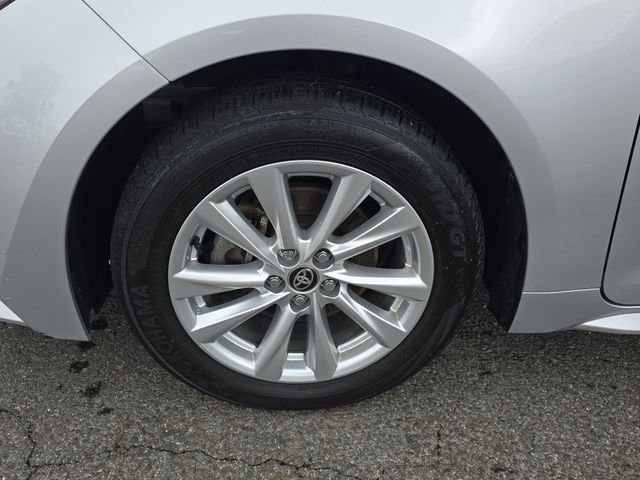 Certified Used 2023 Silver Toyota LE image 31