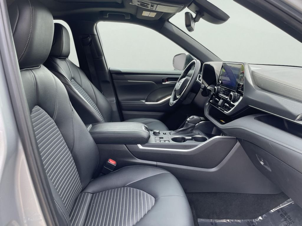 Used 2025 Silver Toyota XSE image 13