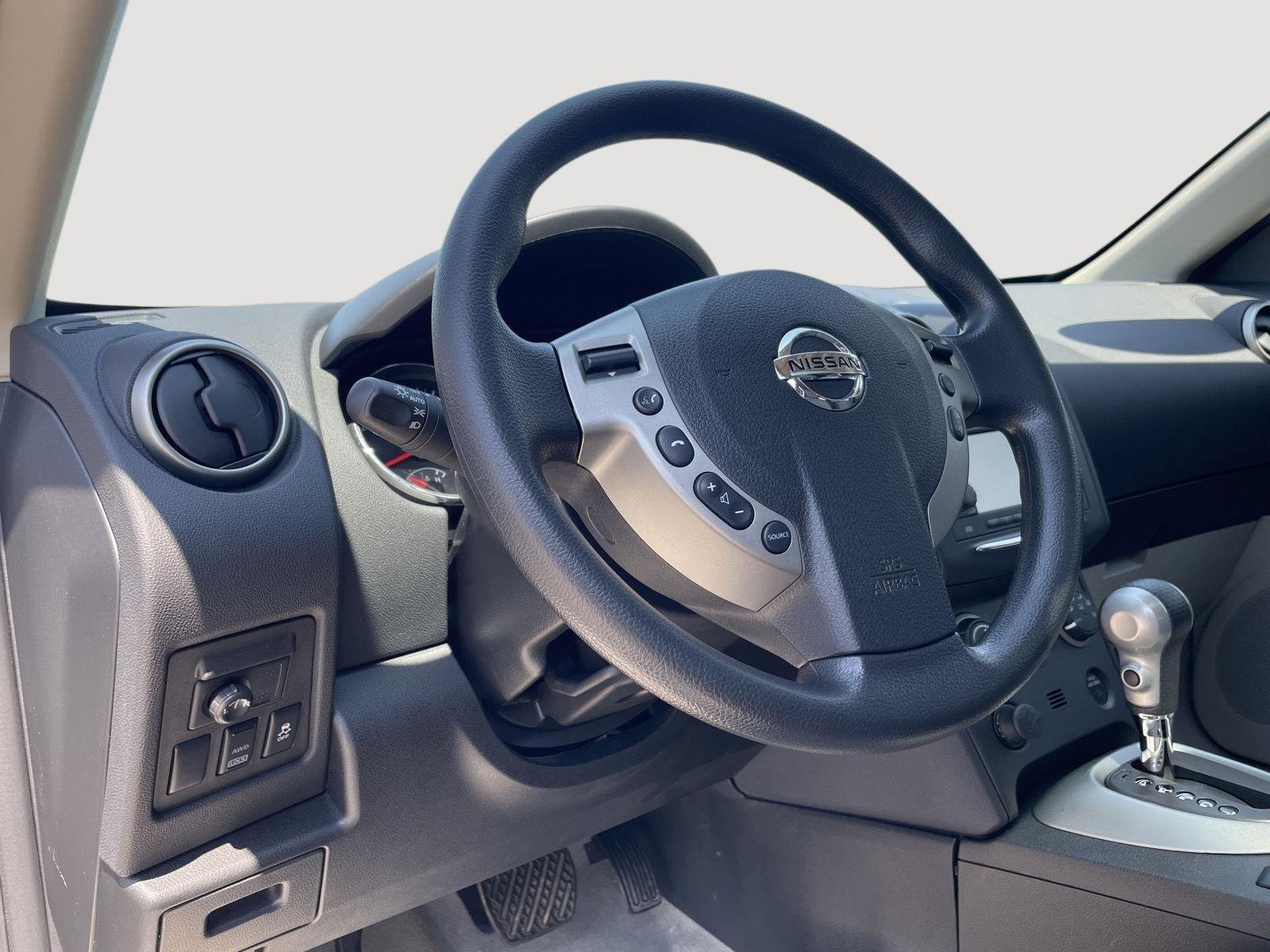 Used 2013 Brilliant Silver Nissan SV image 21
