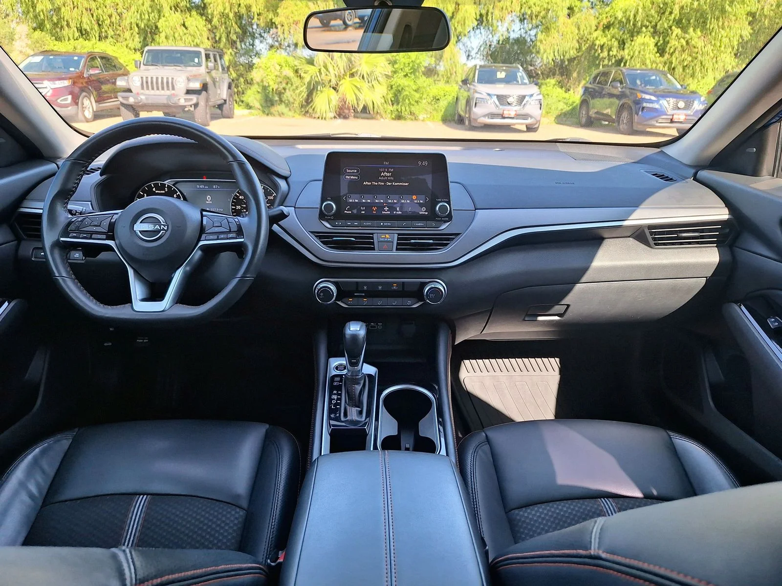Used 2025 Blue Nissan 2.5 SR image 12