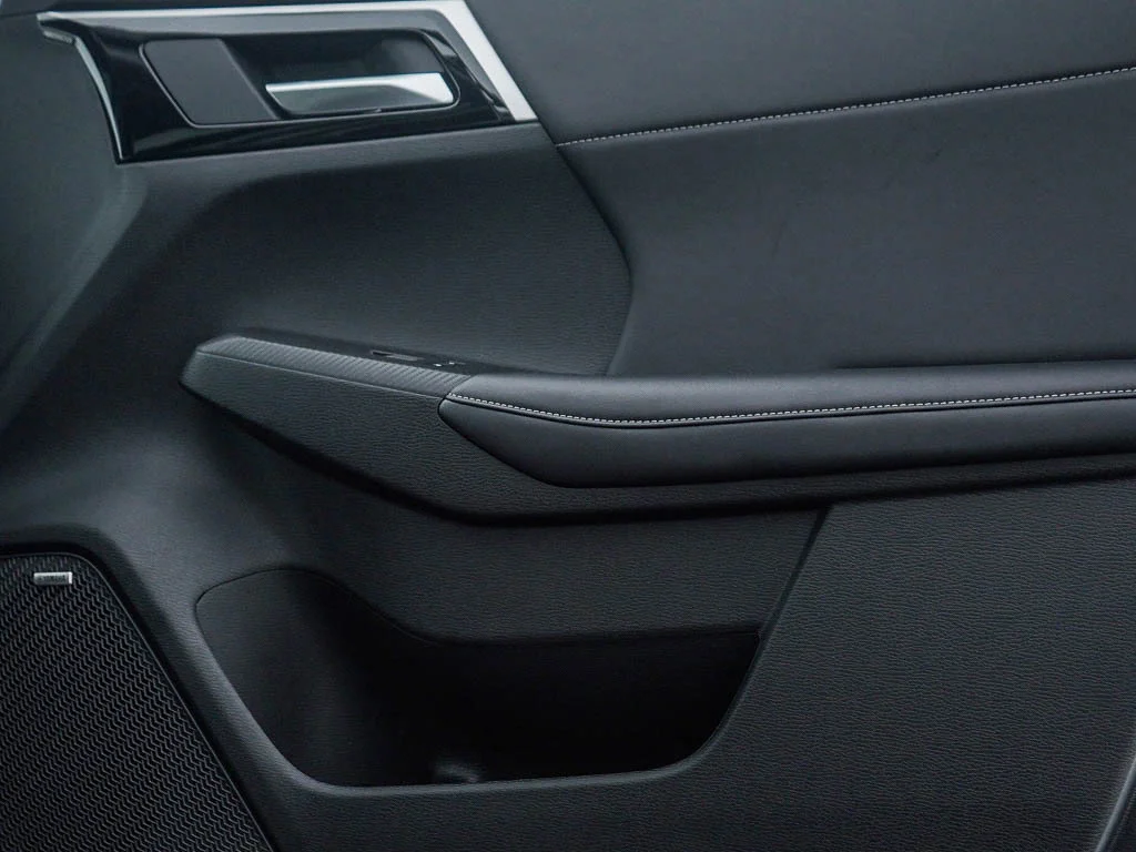 New 2026 White Diamond/Black Roof Mitsubishi TRAIL EDITION S-AWC image 14