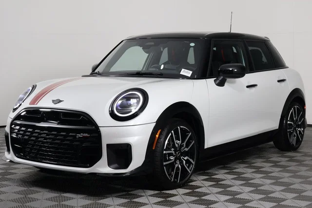 2026 MINI 4 Door Iconic