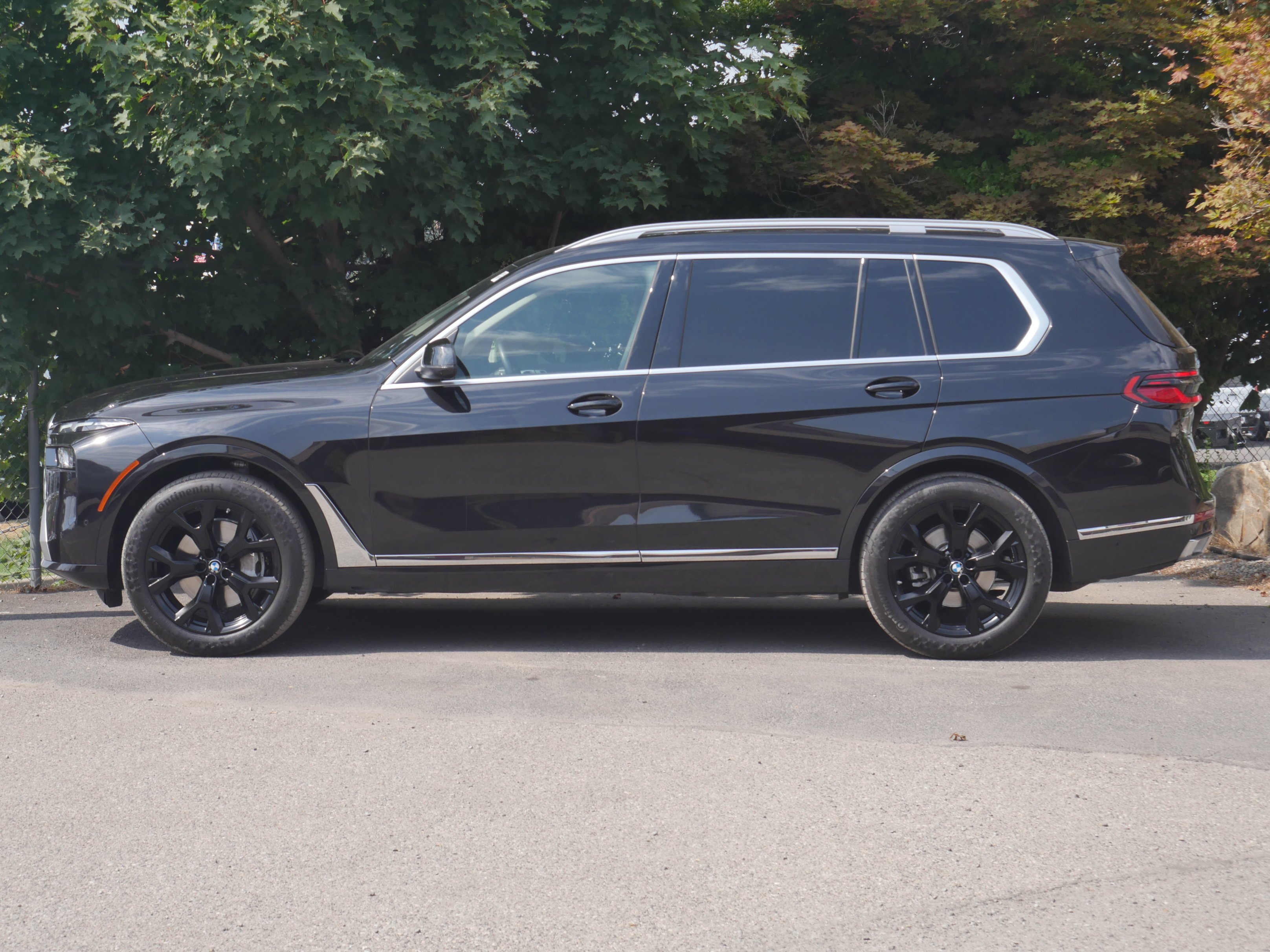Used 2023 Carbon Black Metallic BMW xDrive40i image 18