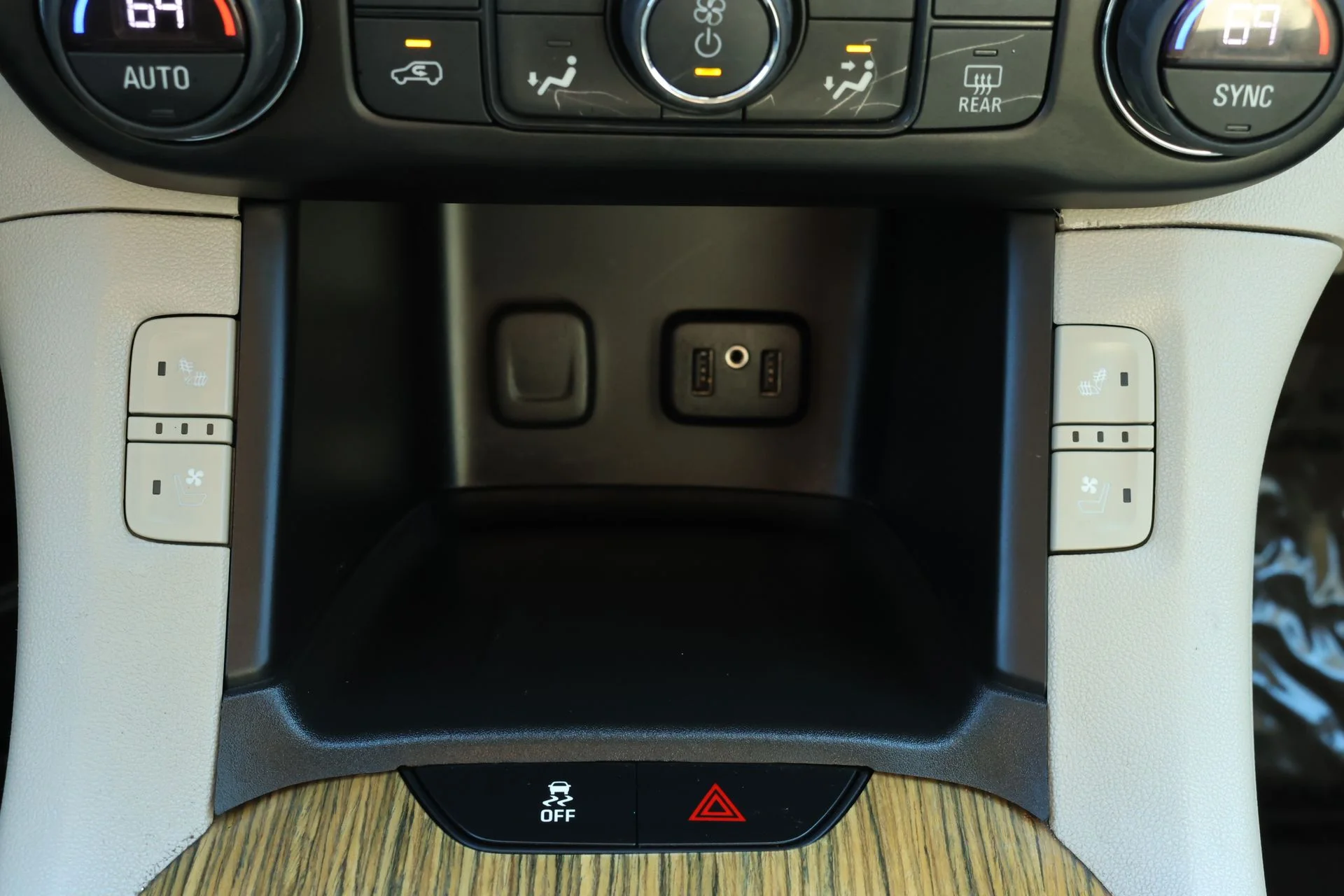 Used 2017 White GMC Denali image 19
