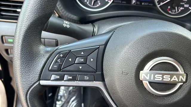 Used 2024  Nissan SV image 22