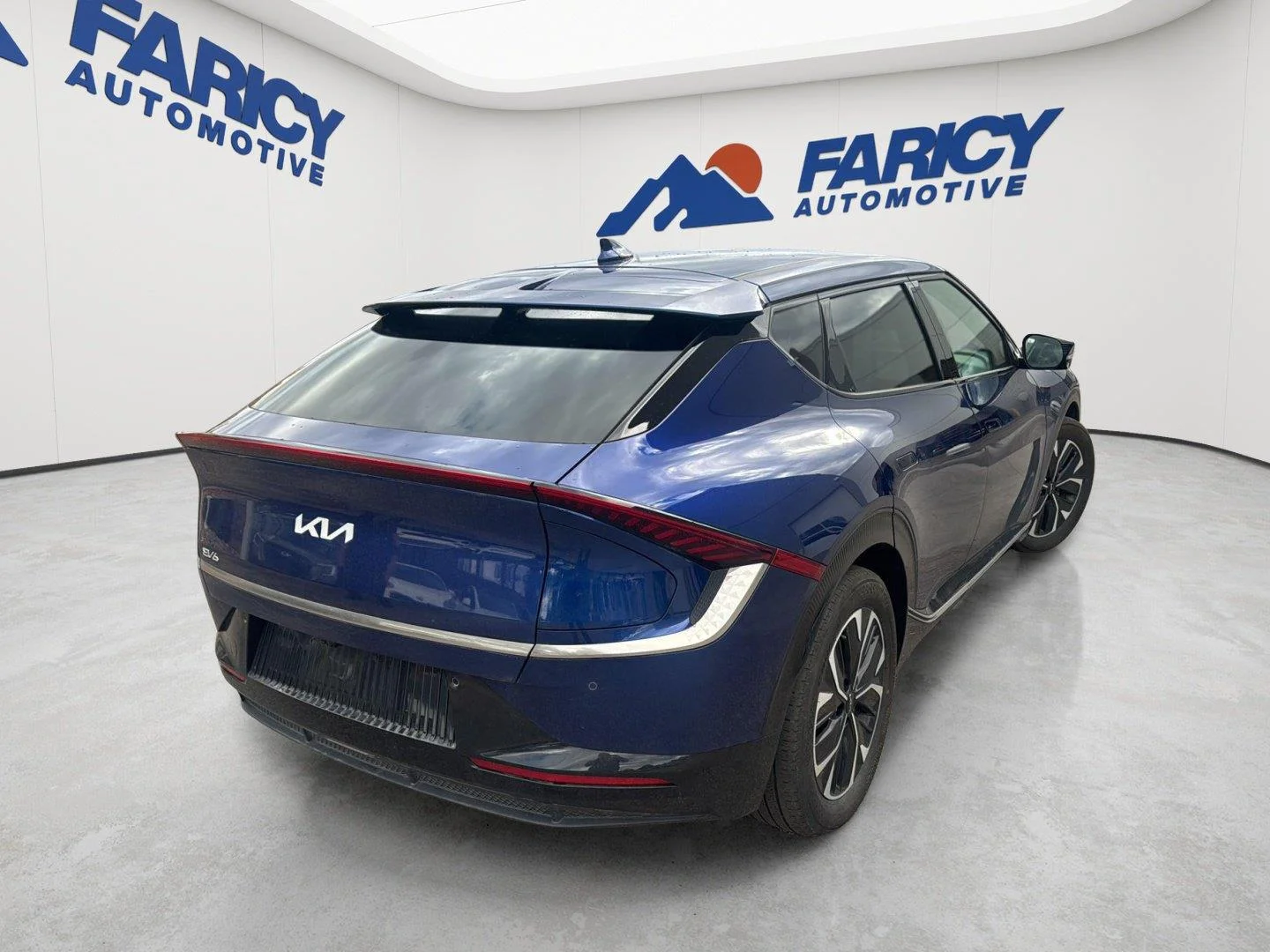 Used 2024 Yacht Blue Kia Wind image 6
