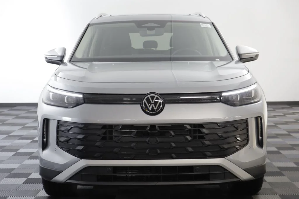 New 2026 Silver Volkswagen 2.0T SE image 22