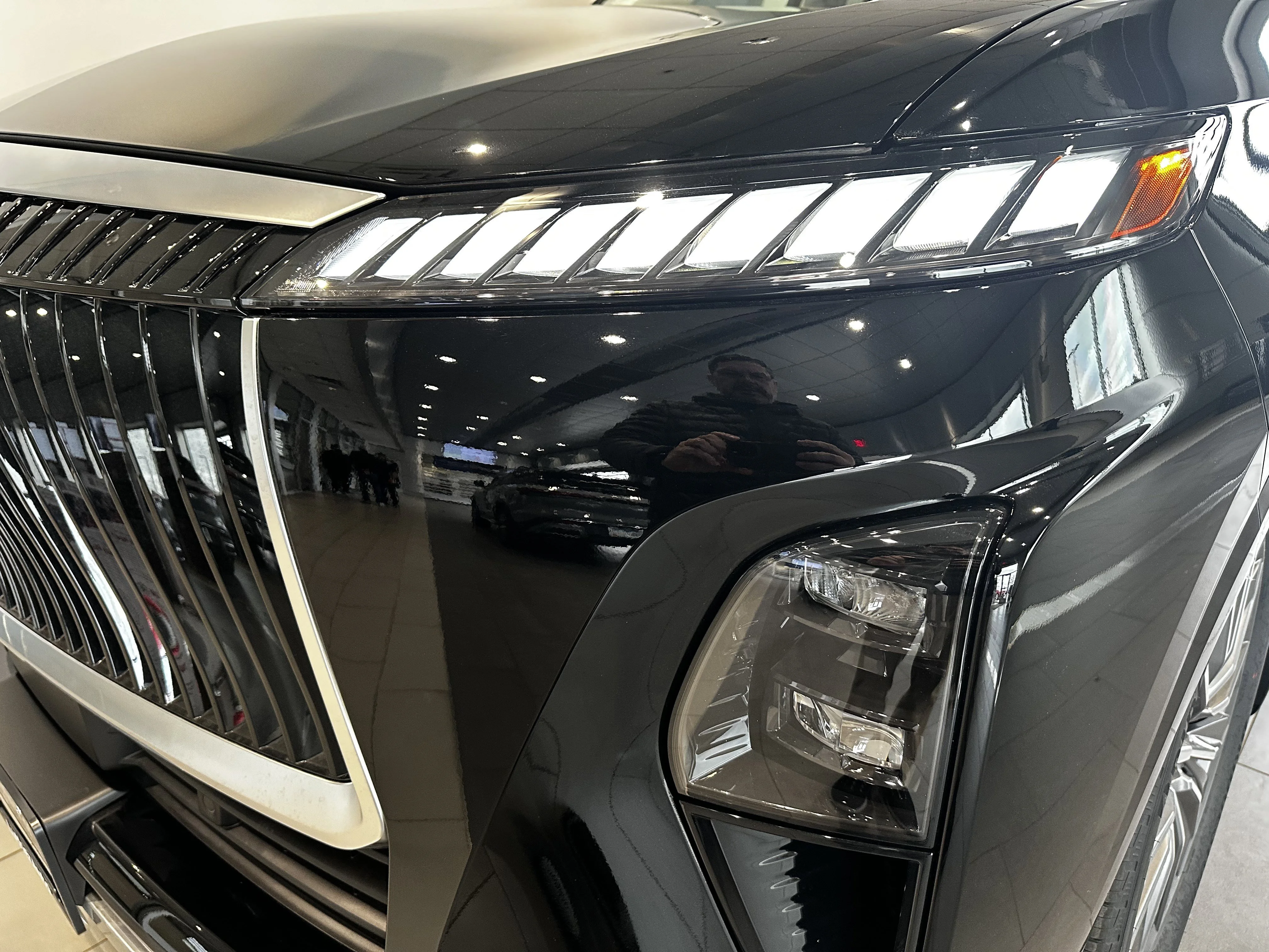New 2026 BLACK OBSIDIAN INFINITI Luxe 4WD image 5