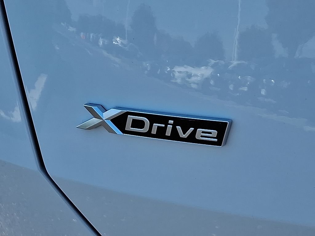 New 2026 Alpine White BMW 30 xDrive image 12