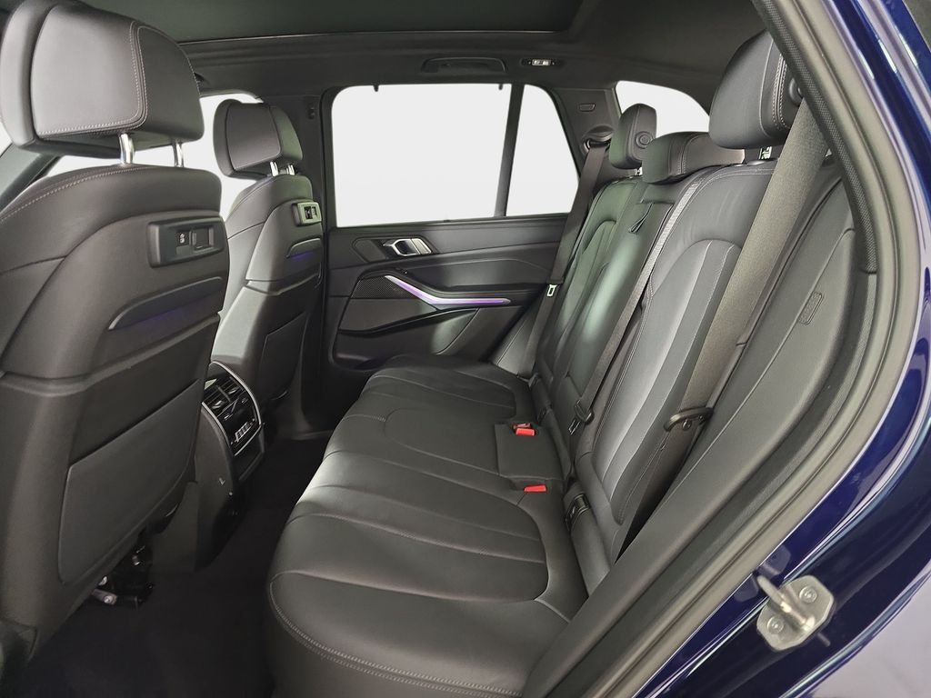 Used 2022 Tanzanite Blue II Metallic BMW M50i image 17