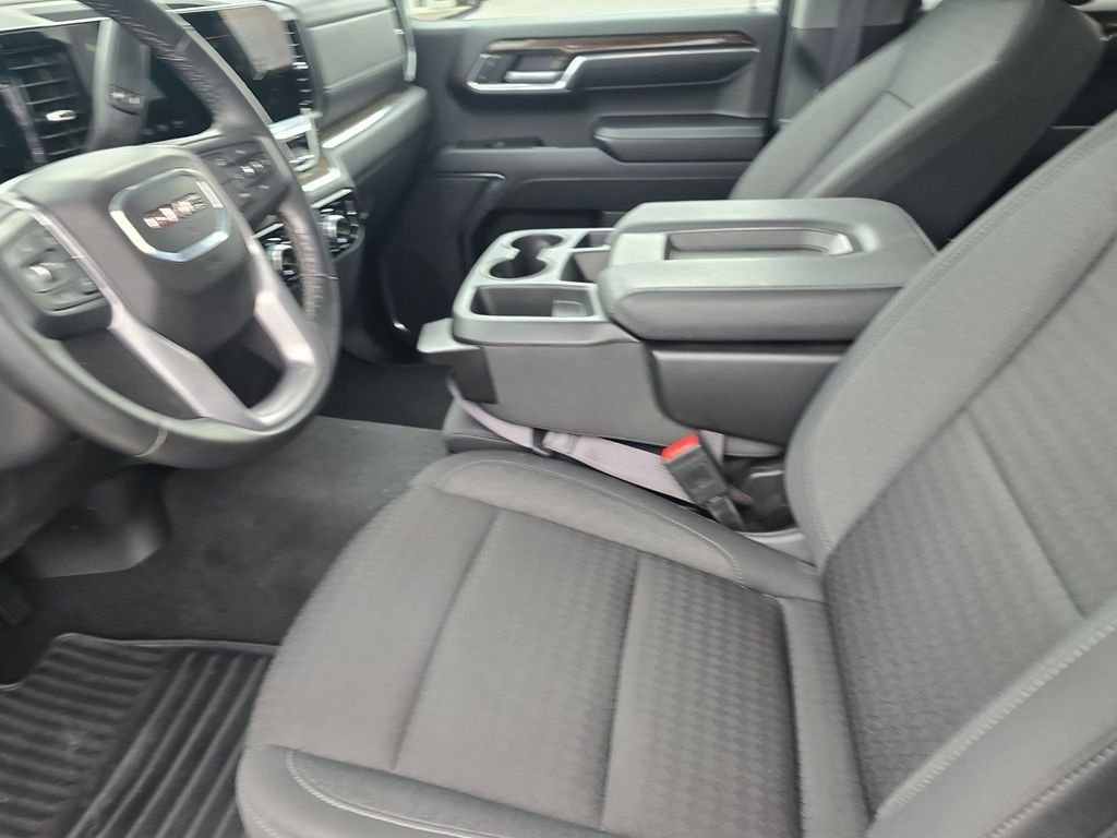 Used 2024 Silver GMC Elevation image 19