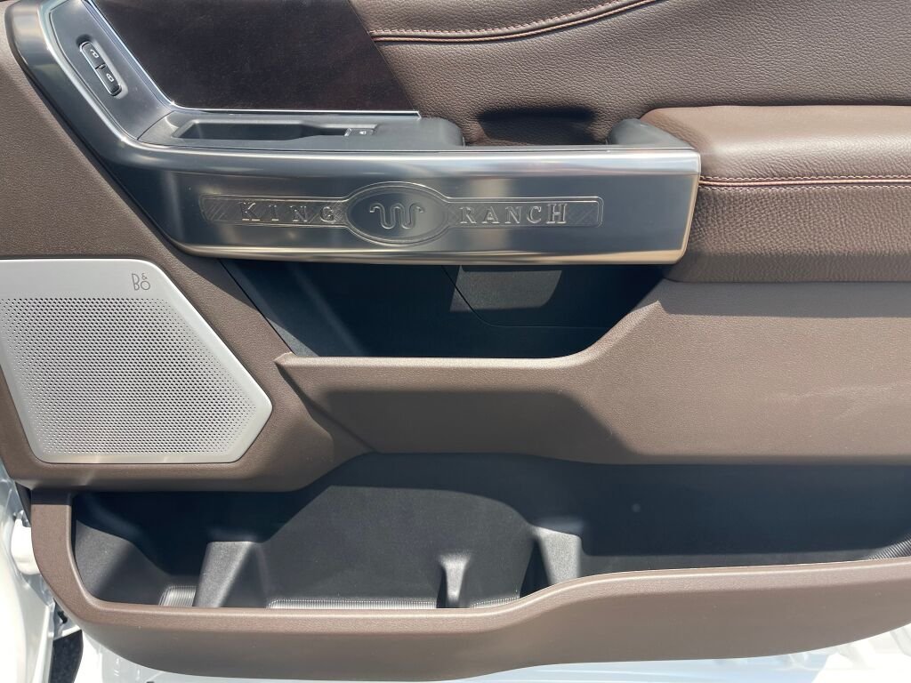 New 2026 Star White Metallic Tri-Coat/Marsh Gray Ford King Ranch image 23