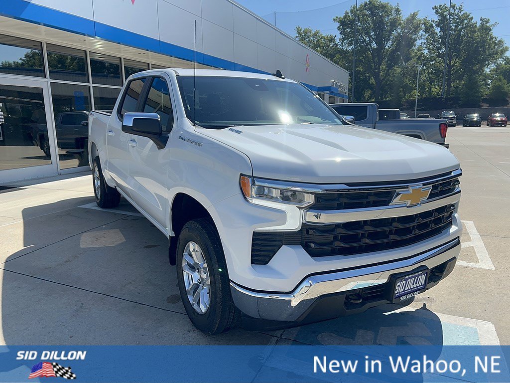 New 2026 Summit White Chevrolet LT (2FL) image 7