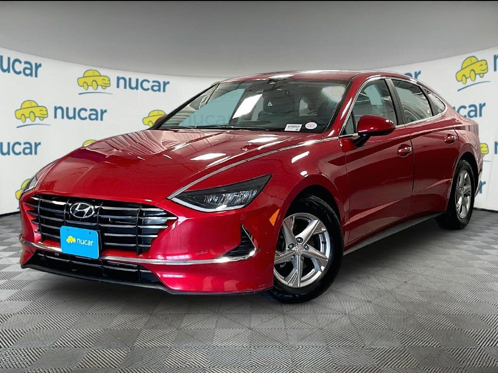 Used 2022 Red Hyundai SE image 3