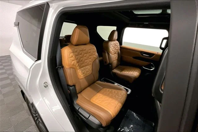 2025 Nissan Armada Platinum Reserve - Photo 26