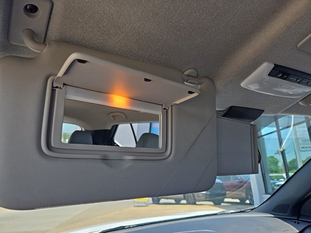Used 2024 White Nissan SR image 59
