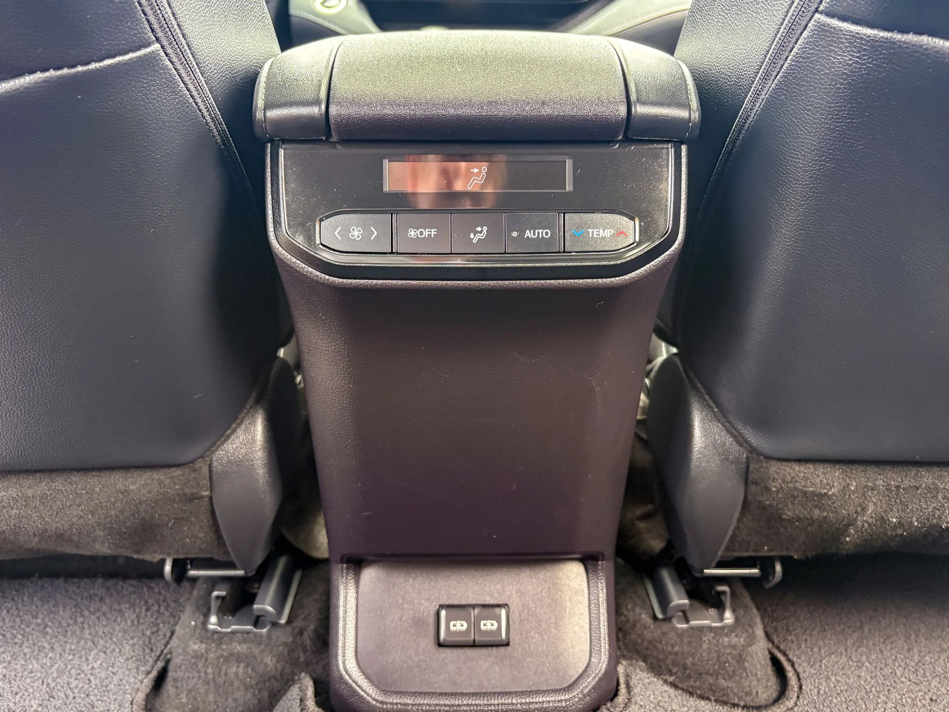 Used 2024 Silver Toyota XLE image 31