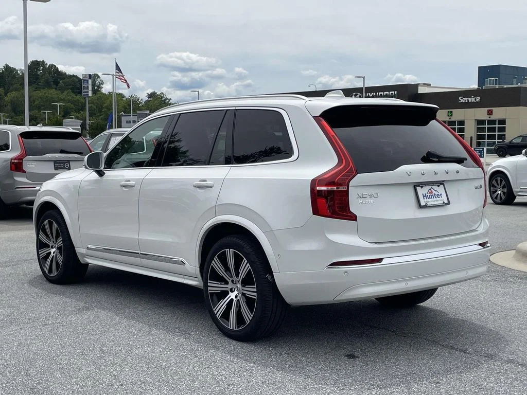 Certified Used 2023 Crystal White Volvo Ultimate image 26