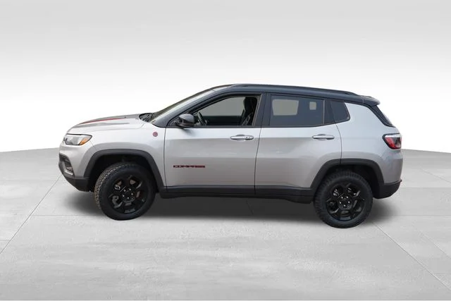 Used 2023 Silver Jeep Trailhawk image 9