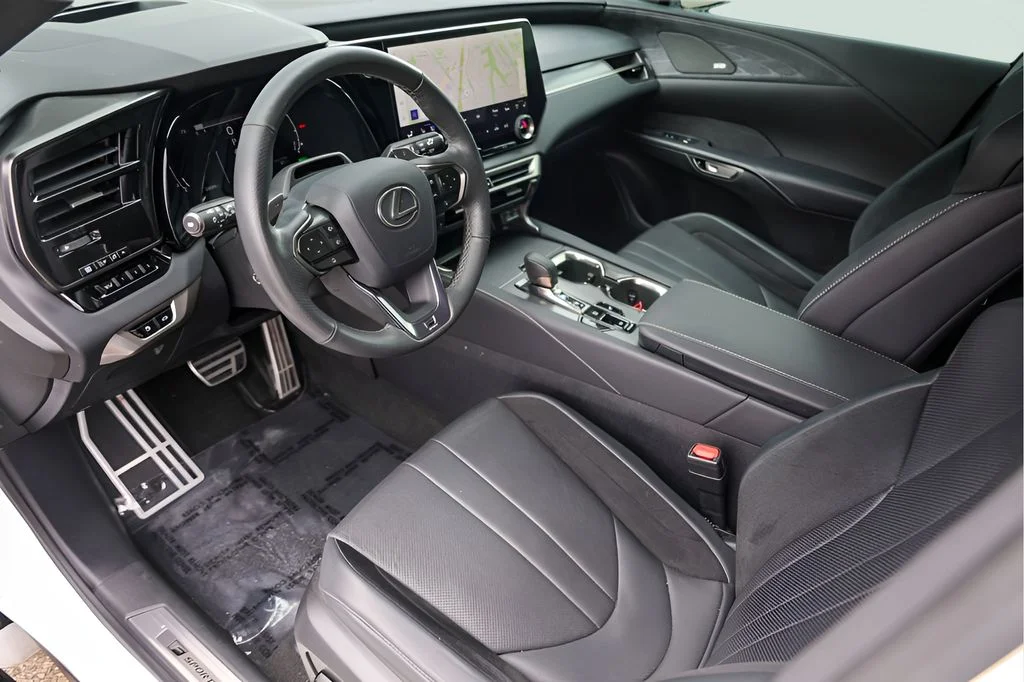 Used 2024 White Lexus 500h F SPORT Performance image 13