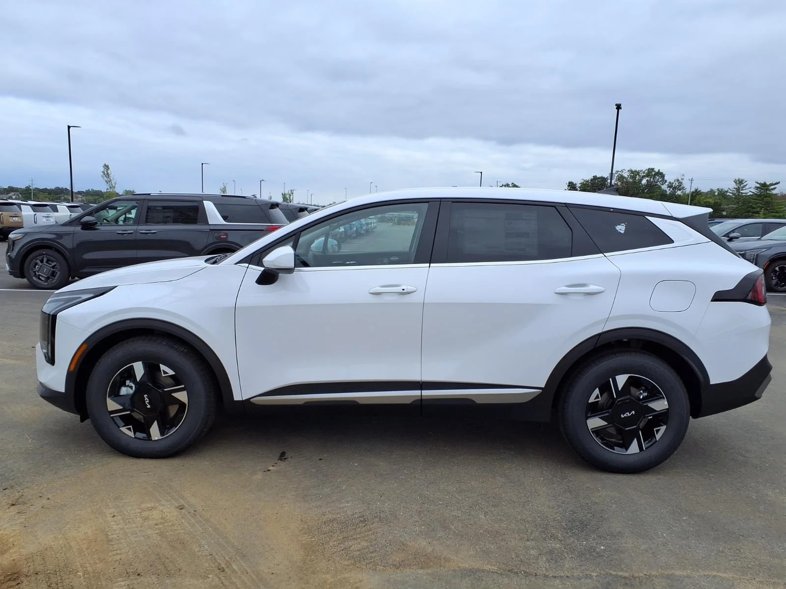 New 2026 Glacial White Pearl Kia LX image 16