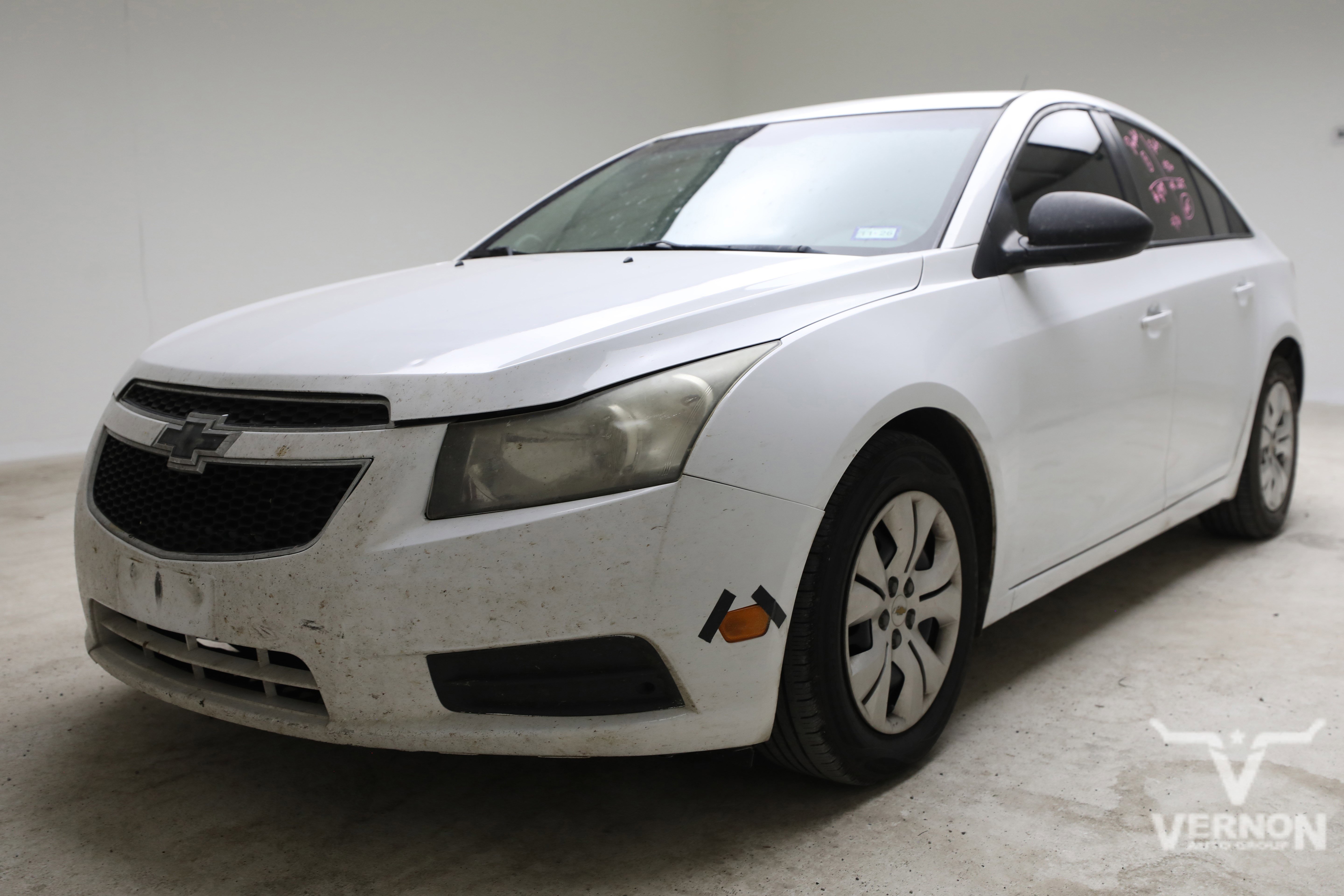 2014 Chevrolet Cruze LS Auto's photo