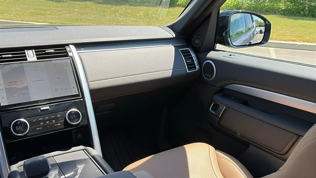 Certified Used 2025 Gray Land Rover Dynamic SE image 24