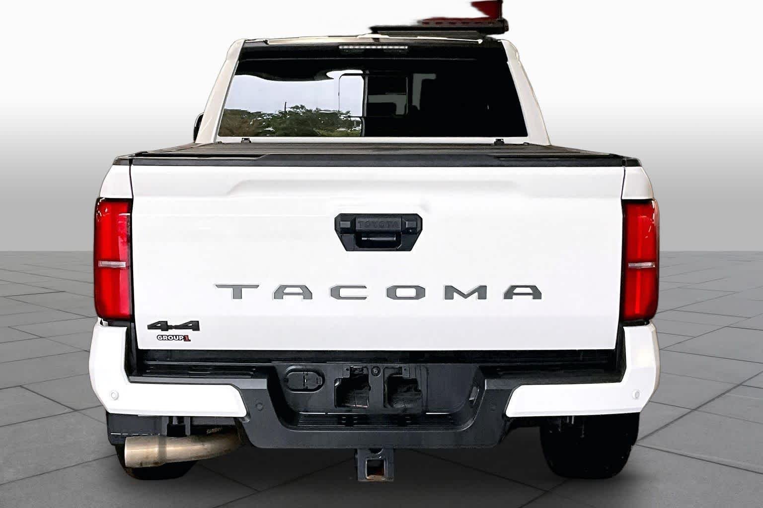 Used 2025 Ice Cap Toyota SR5 image 5