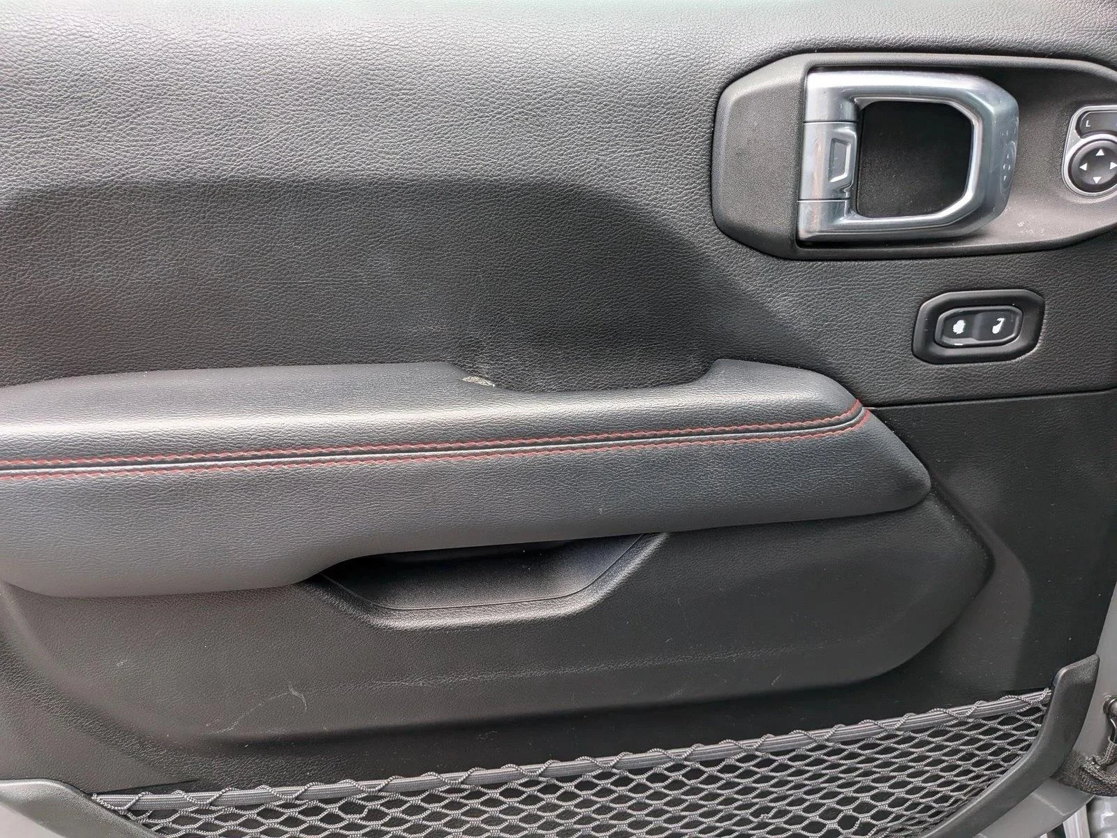 Used 2020 Sting-Gray Clearcoat Jeep Rubicon image 10