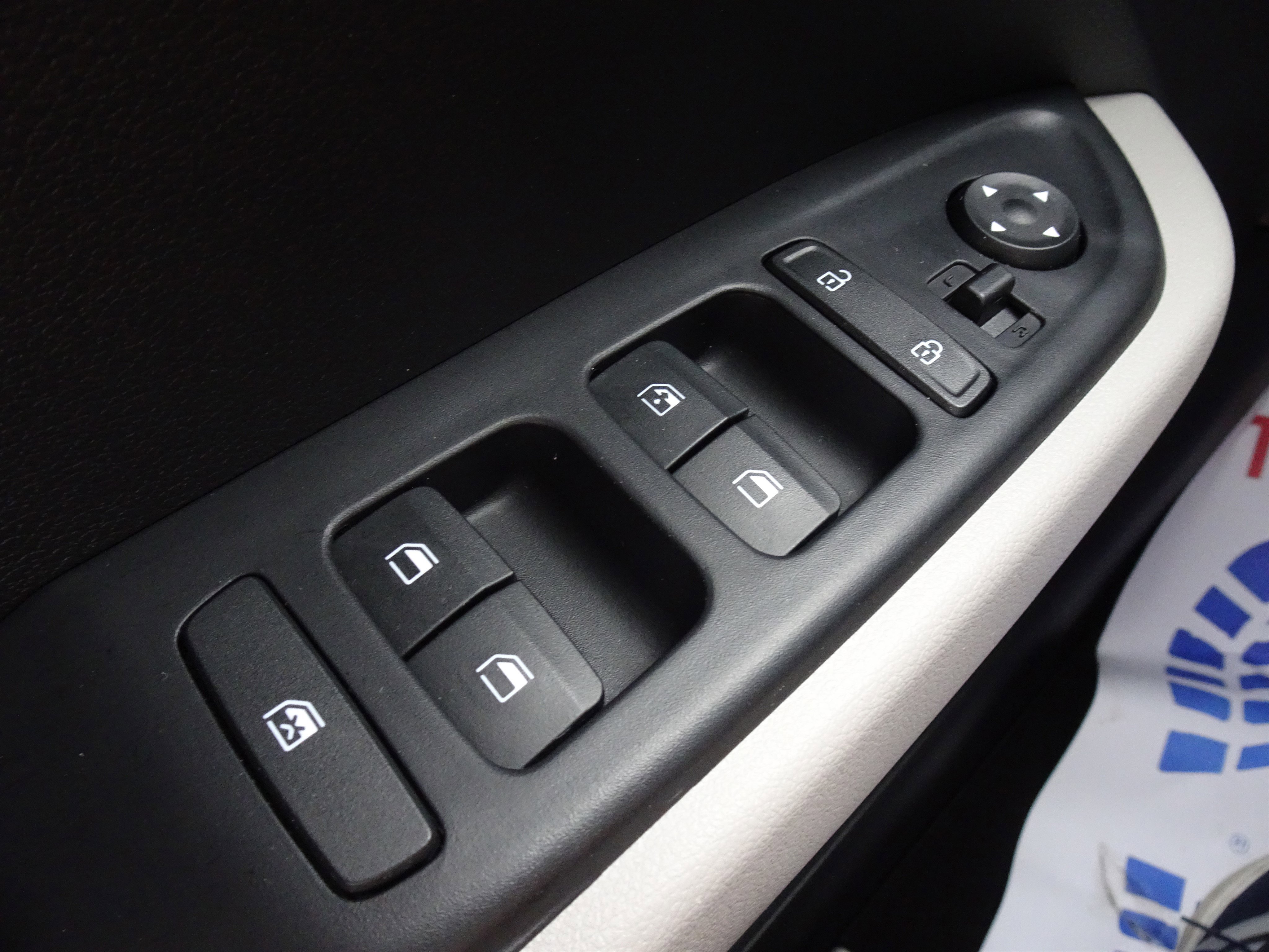 2023 Hyundai Venue SEL - Photo 24