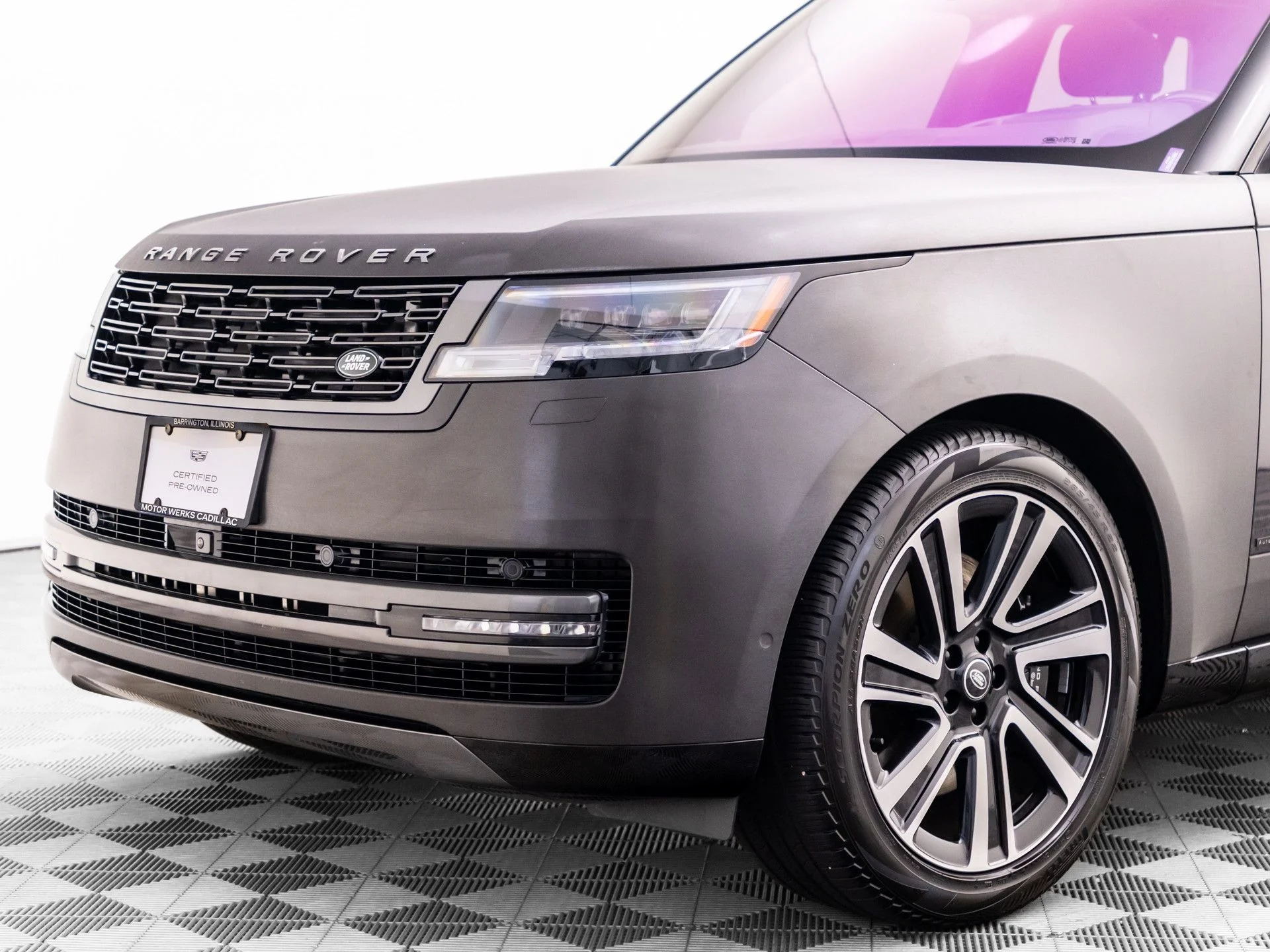 Used 2023  Land Rover Autobiography image 35